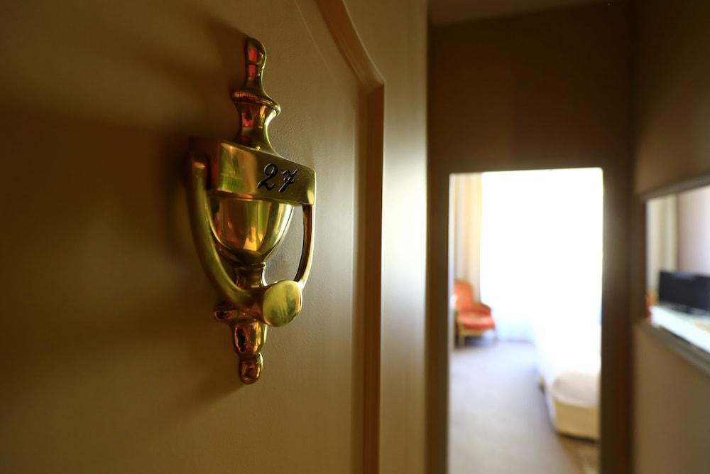 Best Western Le Renoir Sarlat Exterior foto